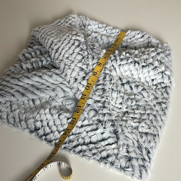 Faux Fur White & Dark Gray Furry Short Infinity Scarf- Soft- OS - Picture 6 of 6